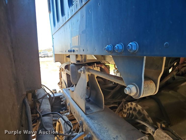 image for item EO7227 2016 Freightliner 108SD refuse truck