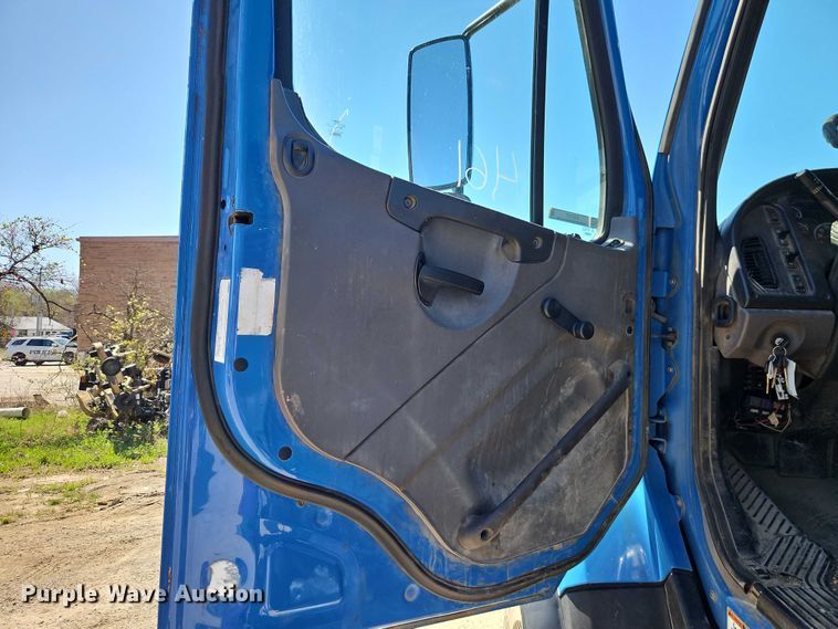 image for item EO7227 2016 Freightliner 108SD refuse truck