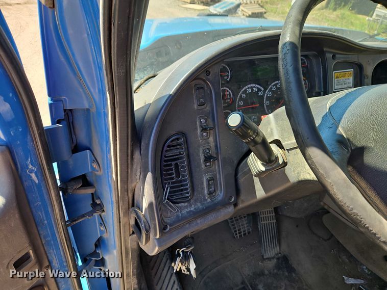 image for item EO7227 2016 Freightliner 108SD refuse truck