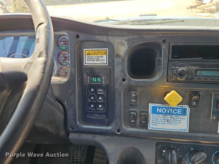 image for item EO7227 2016 Freightliner 108SD refuse truck