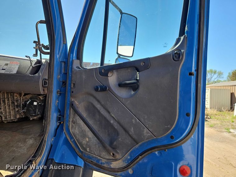 image for item EO7227 2016 Freightliner 108SD refuse truck