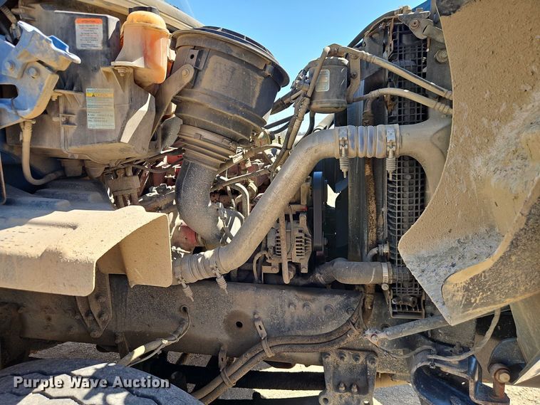 image for item EO7227 2016 Freightliner 108SD refuse truck