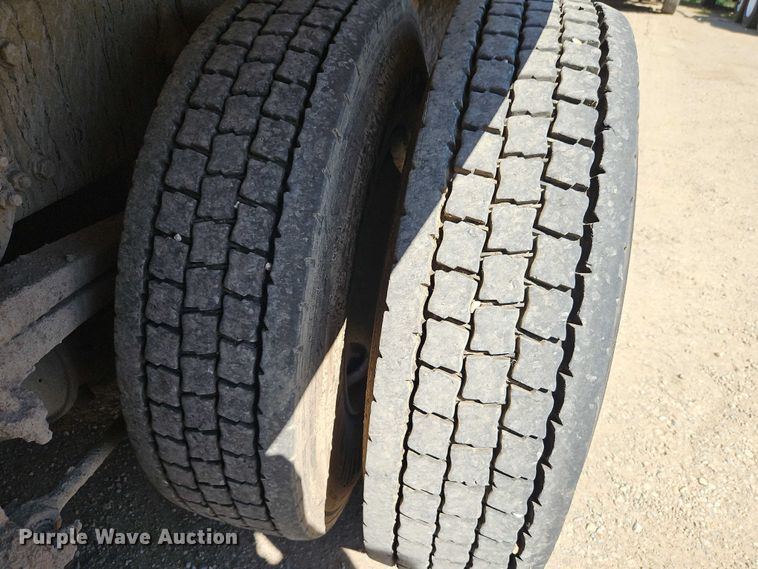 image for item EO7227 2016 Freightliner 108SD refuse truck