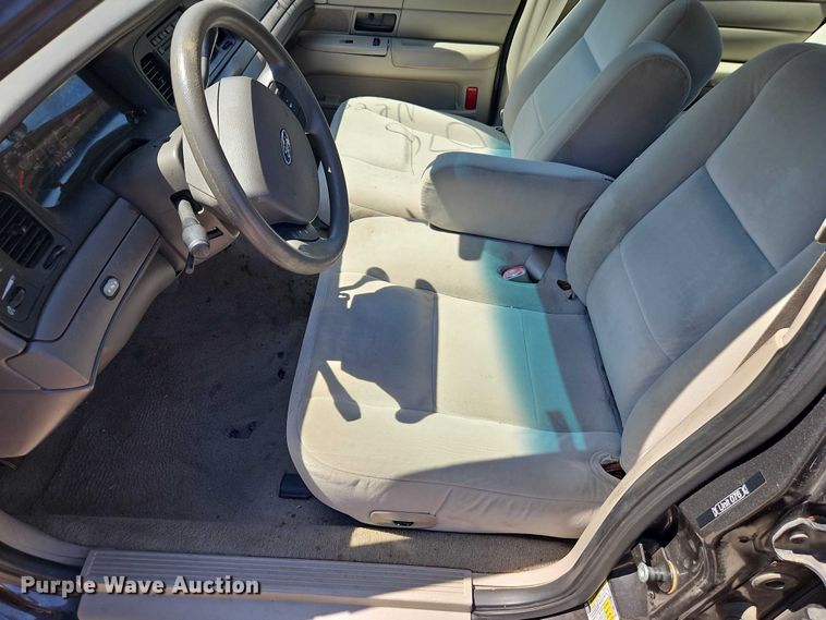image for item EO7228 2010 Ford Crown Victoria Police Interceptor passenger vehicle