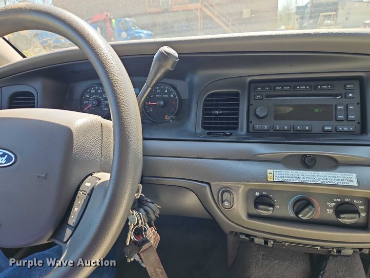 image for item EO7228 2010 Ford Crown Victoria Police Interceptor passenger vehicle