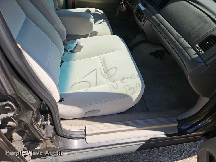 image for item EO7228 2010 Ford Crown Victoria Police Interceptor passenger vehicle