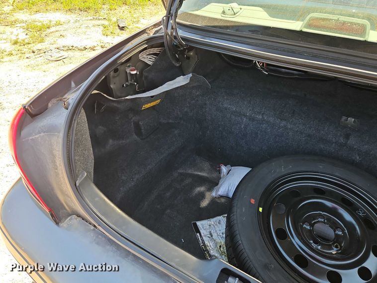 image for item EO7228 2010 Ford Crown Victoria Police Interceptor passenger vehicle