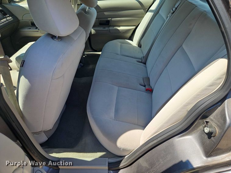 image for item EO7228 2010 Ford Crown Victoria Police Interceptor passenger vehicle