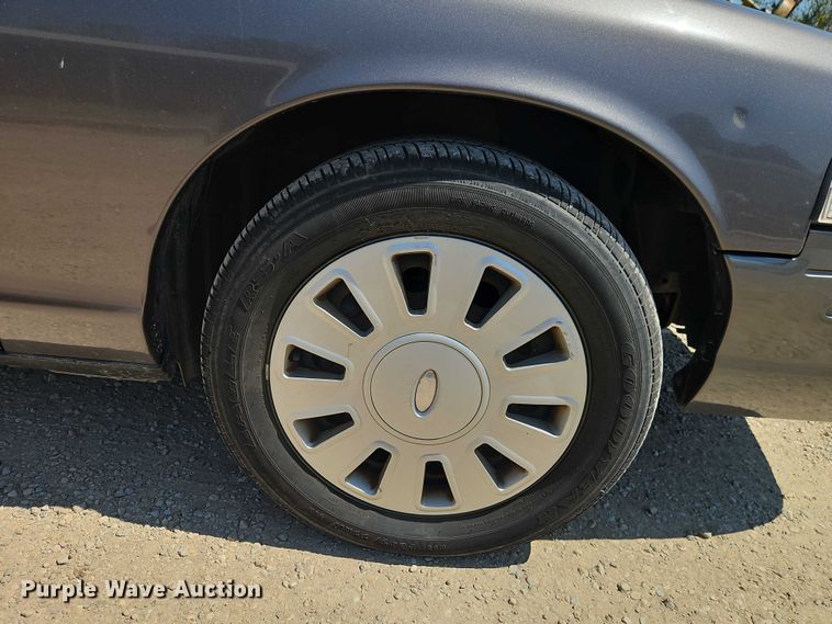 image for item EO7228 2010 Ford Crown Victoria Police Interceptor passenger vehicle