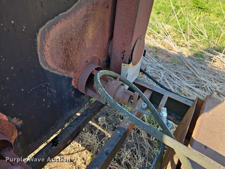 image for item EO7231 Etnyre MU6TRL pothole patcher