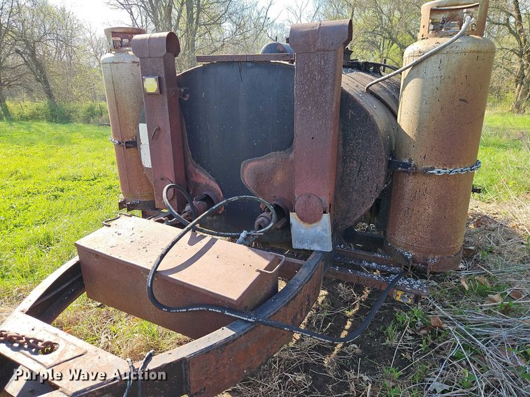 image for item EO7231 Etnyre MU6TRL pothole patcher