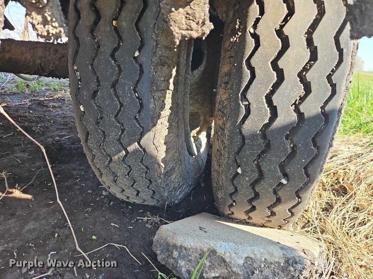 image for item EO7231 Etnyre MU6TRL pothole patcher