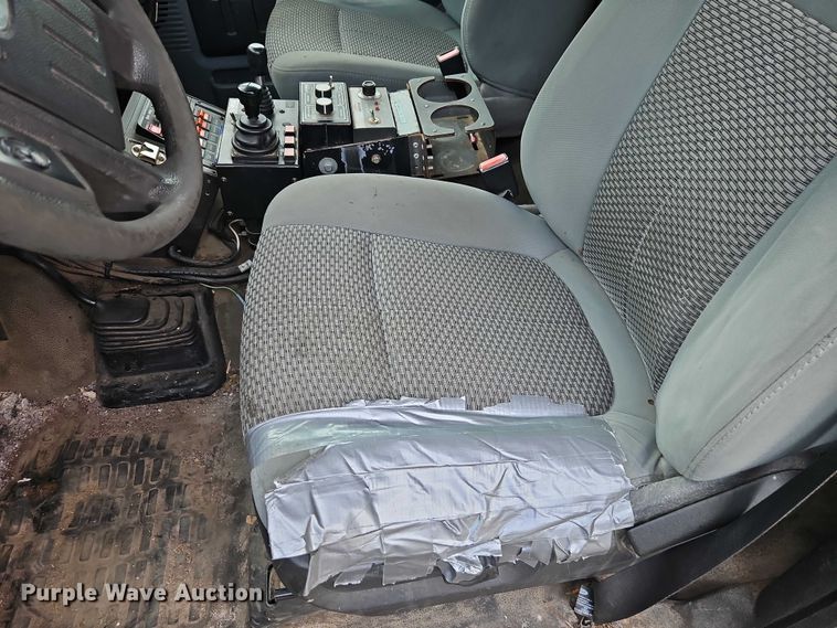 image for item EO7235 2011 Ford F350 Super Duty 