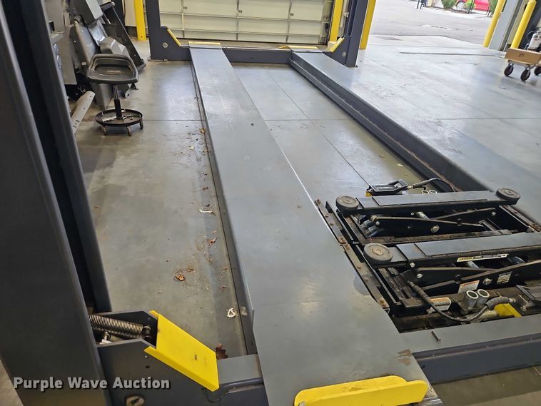 image for item EO7236 BendPak HDS-18E automotive lift