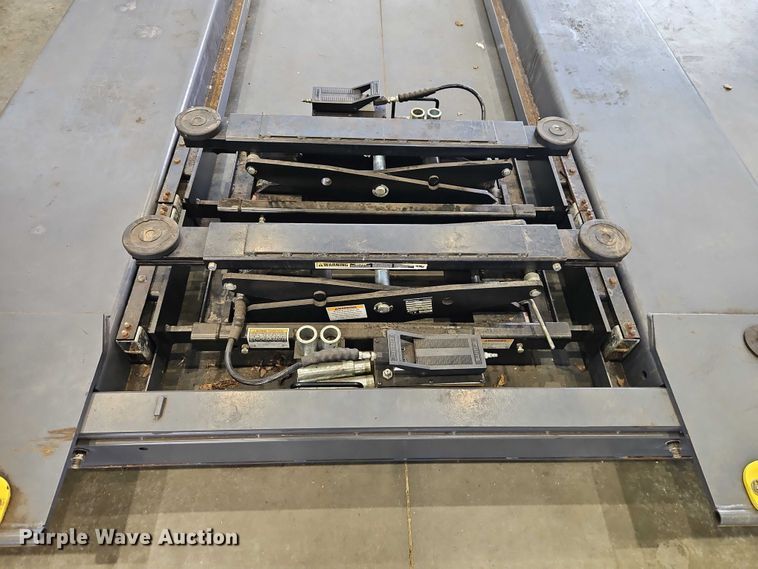 image for item EO7236 BendPak HDS-18E automotive lift