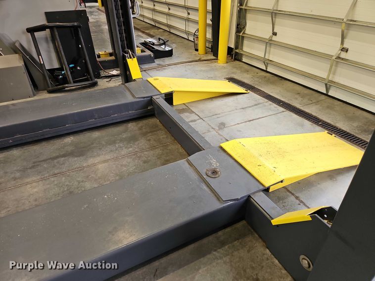 image for item EO7236 BendPak HDS-18E automotive lift