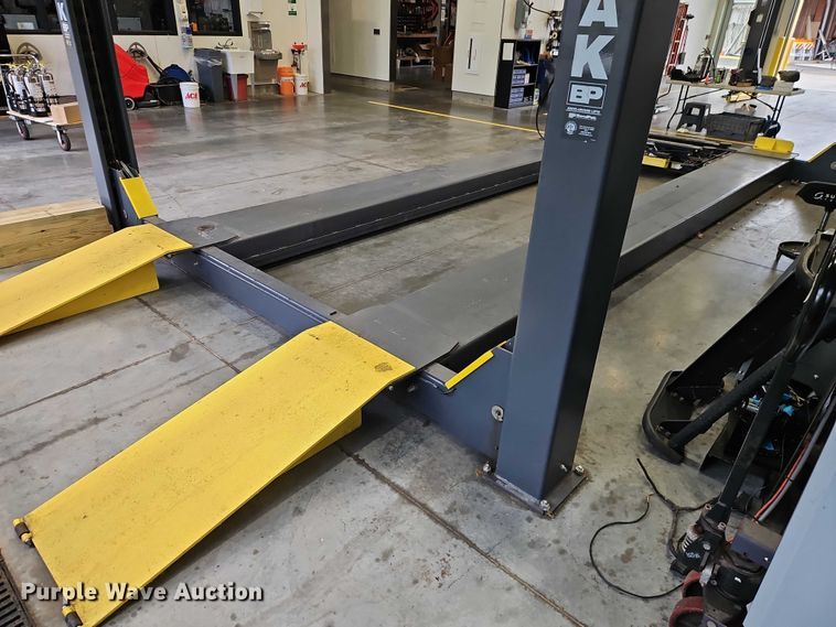 image for item EO7236 BendPak HDS-18E automotive lift