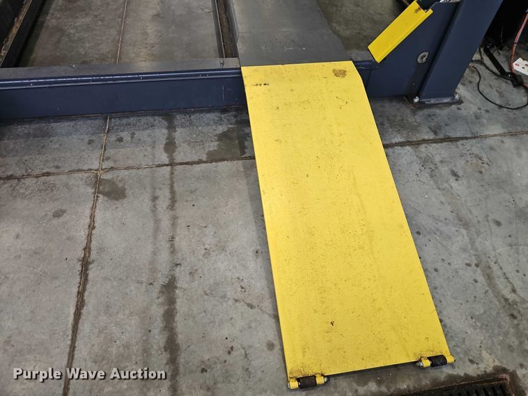 image for item EO7236 BendPak HDS-18E automotive lift