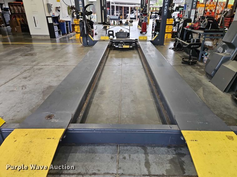 image for item EO7236 BendPak HDS-18E automotive lift