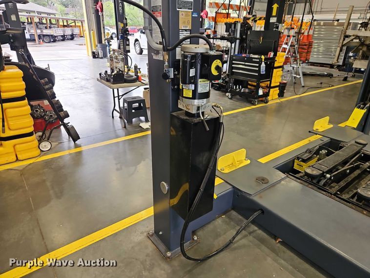 image for item EO7236 BendPak HDS-18E automotive lift