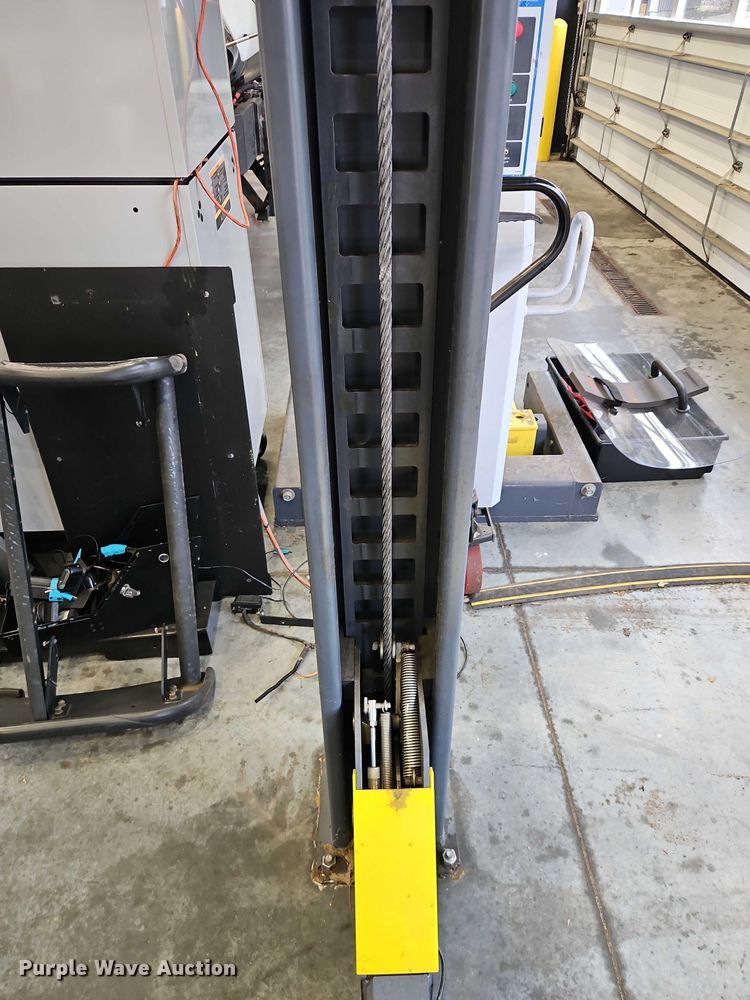 image for item EO7236 BendPak HDS-18E automotive lift