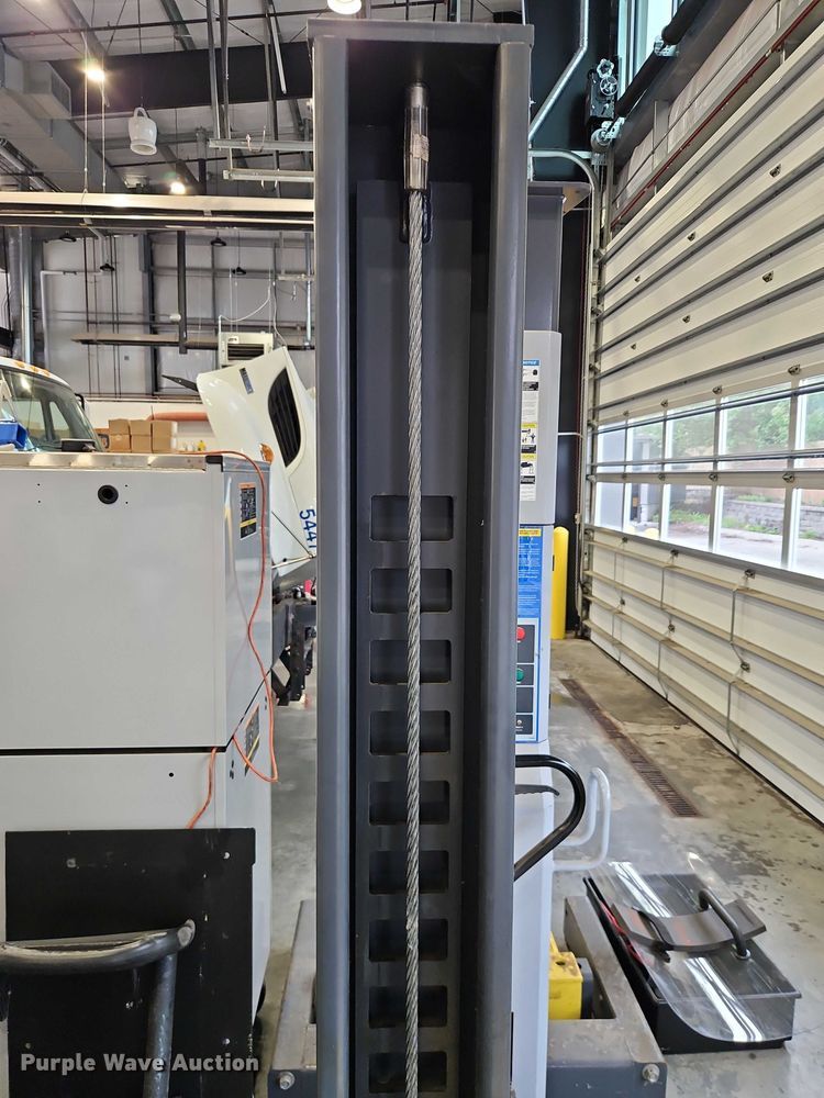 image for item EO7236 BendPak HDS-18E automotive lift