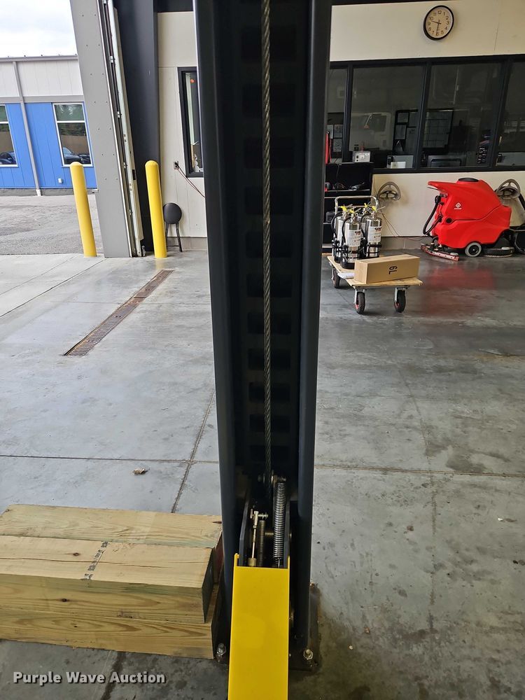 image for item EO7236 BendPak HDS-18E automotive lift