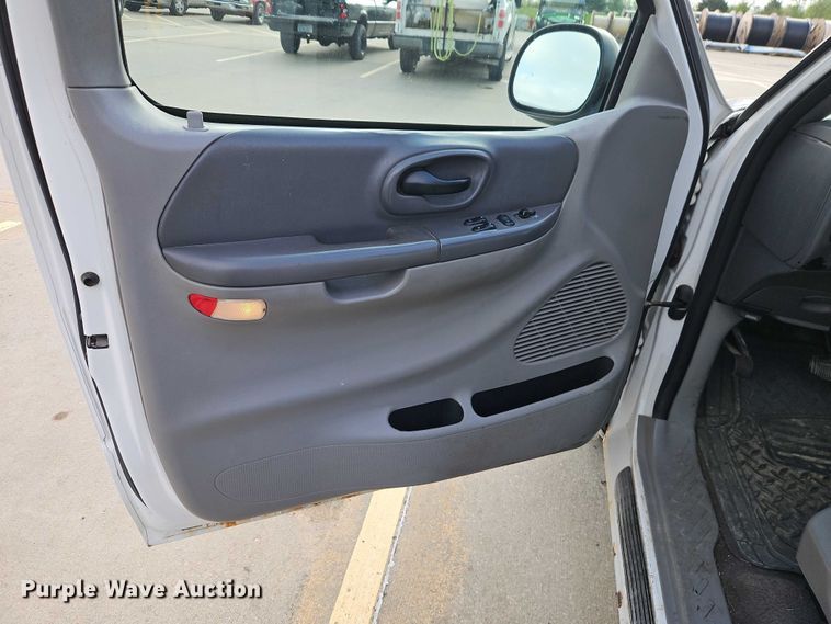 image for item EO7242 2000 Ford F-150 pickup truck