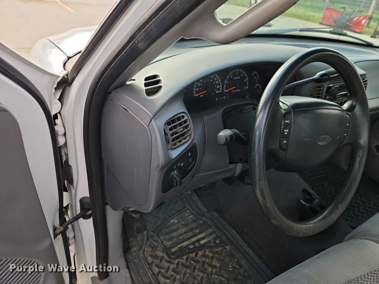 image for item EO7242 2000 Ford F-150 pickup truck