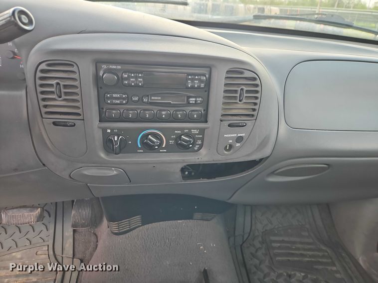 image for item EO7242 2000 Ford F-150 pickup truck