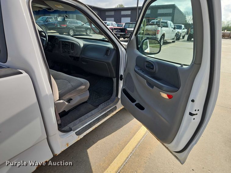 image for item EO7242 2000 Ford F-150 pickup truck