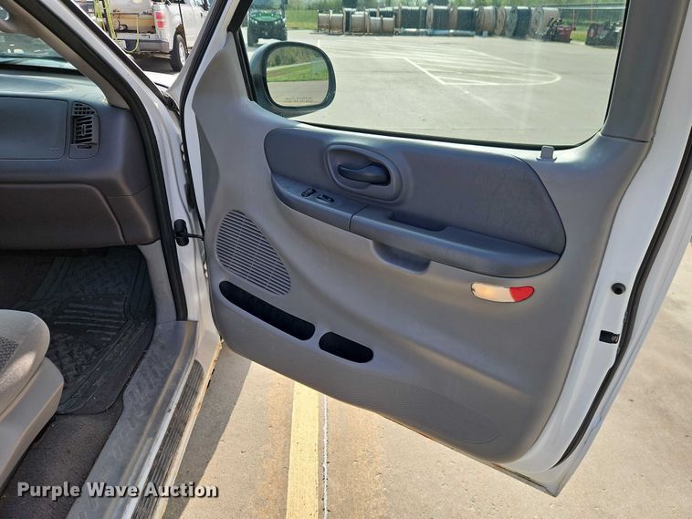 image for item EO7242 2000 Ford F-150 pickup truck