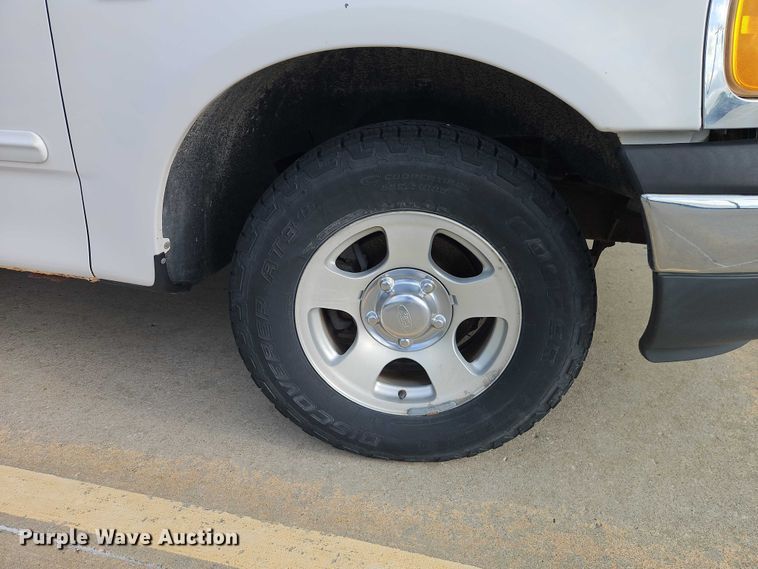 image for item EO7242 2000 Ford F-150 pickup truck