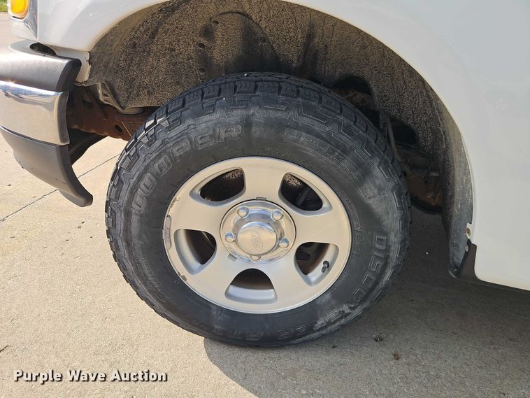 image for item EO7242 2000 Ford F-150 pickup truck