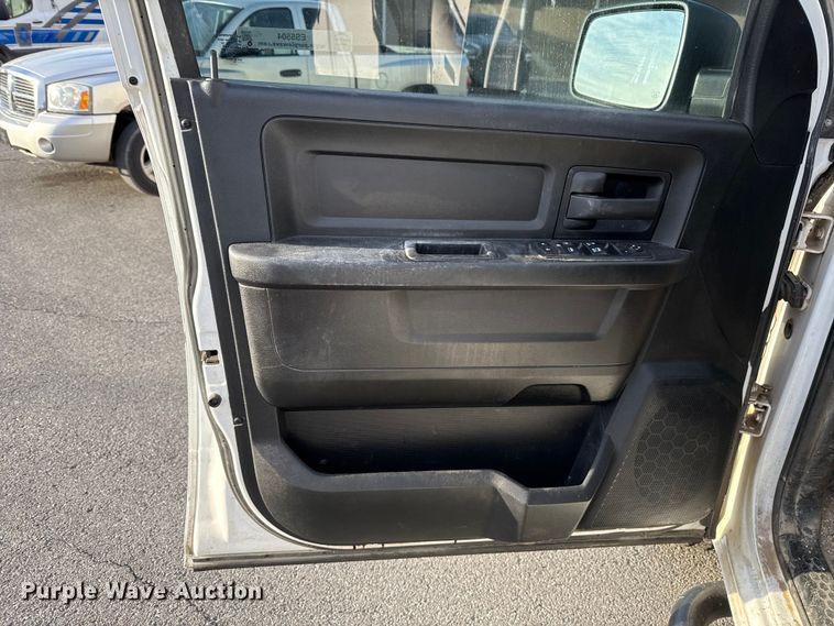 image for item ES5504 2018 RAM 1500 Crew Cab pickup truck