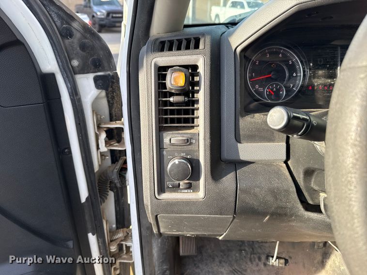 image for item ES5504 2018 RAM 1500 Crew Cab pickup truck