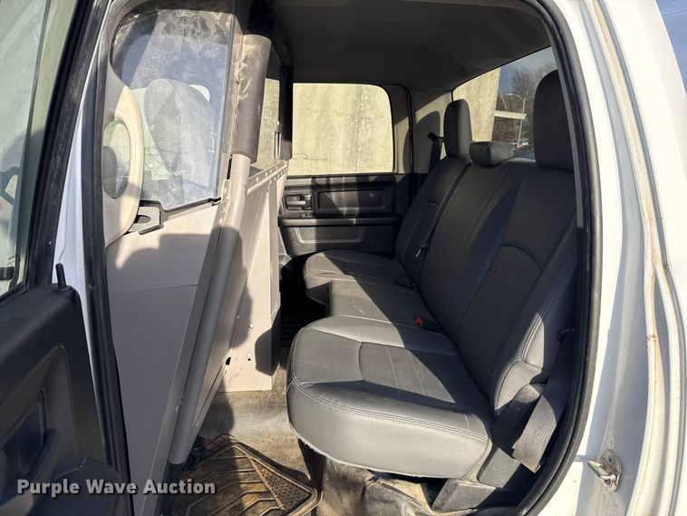 image for item ES5504 2018 RAM 1500 Crew Cab pickup truck
