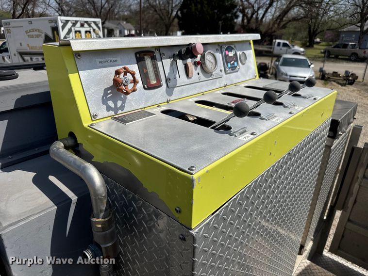 image for item ET1836 2009 Ford F550 brush fire truck