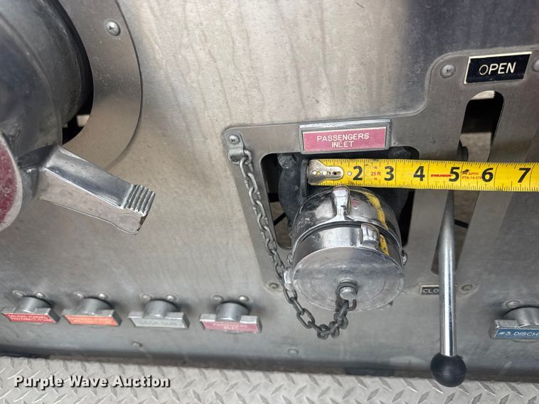 image for item ET1883 2007 International 7400 pumper fire truck