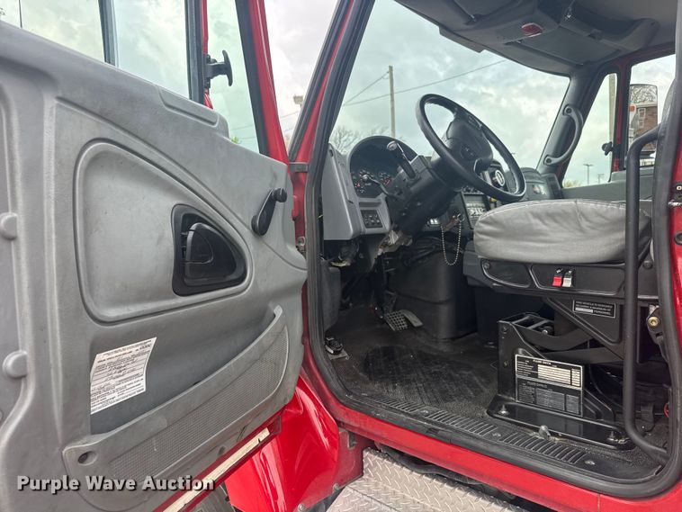 image for item ET1883 2007 International 7400 pumper fire truck