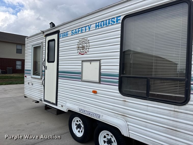 image for item ET1887 1996 MFGU camper