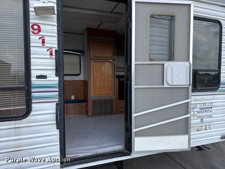 image for item ET1887 1996 MFGU camper