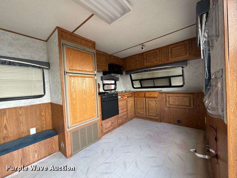 image for item ET1887 1996 MFGU camper