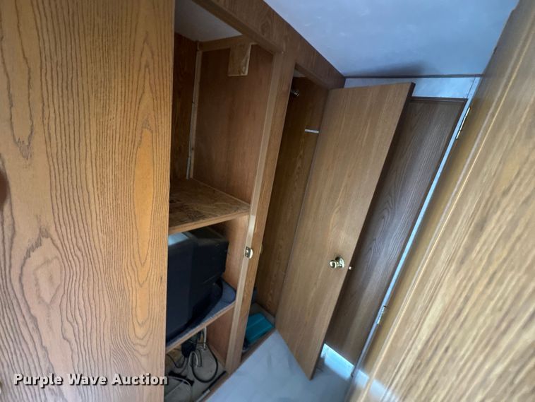 image for item ET1887 1996 MFGU camper