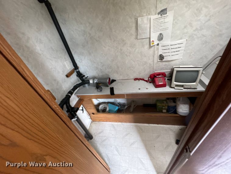 image for item ET1887 1996 MFGU camper