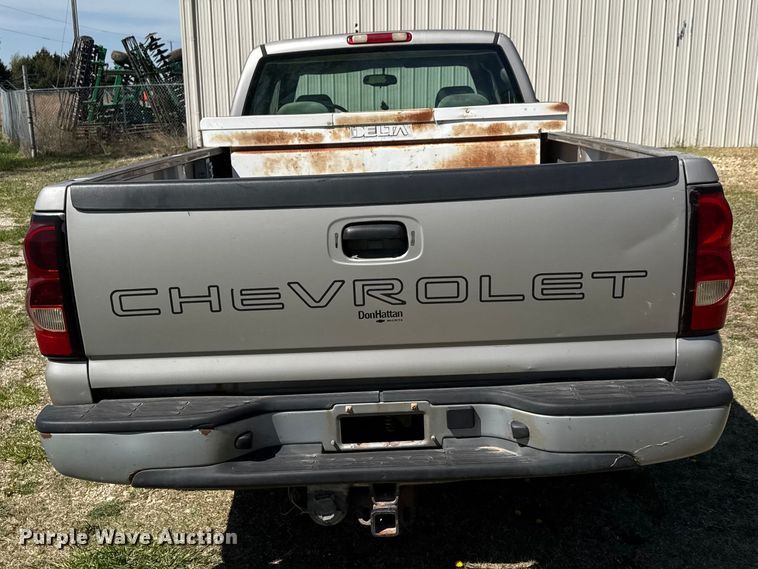 image for item ET1914 2006 Chevrolet Silverado 1500 Ext. Cab pickup truck