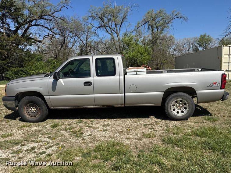 image for item ET1914 2006 Chevrolet Silverado 1500 Ext. Cab pickup truck