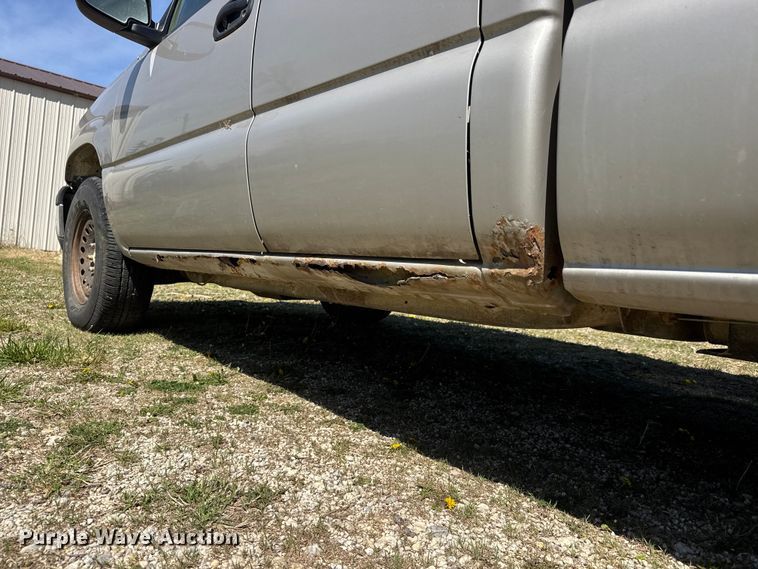 image for item ET1914 2006 Chevrolet Silverado 1500 Ext. Cab pickup truck