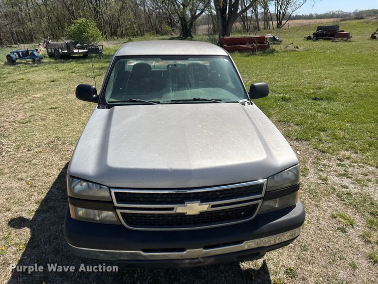 image for item ET1914 2006 Chevrolet Silverado 1500 Ext. Cab pickup truck