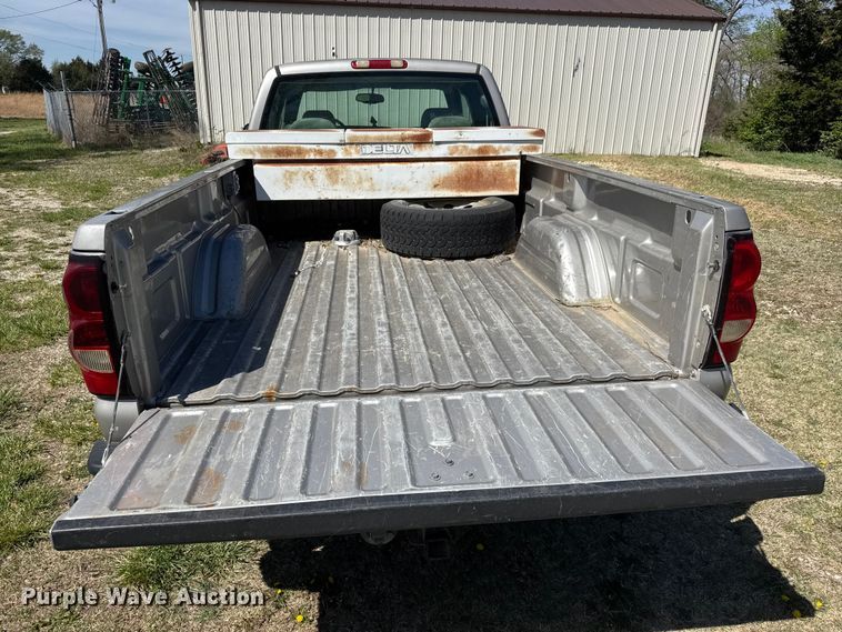 image for item ET1914 2006 Chevrolet Silverado 1500 Ext. Cab pickup truck